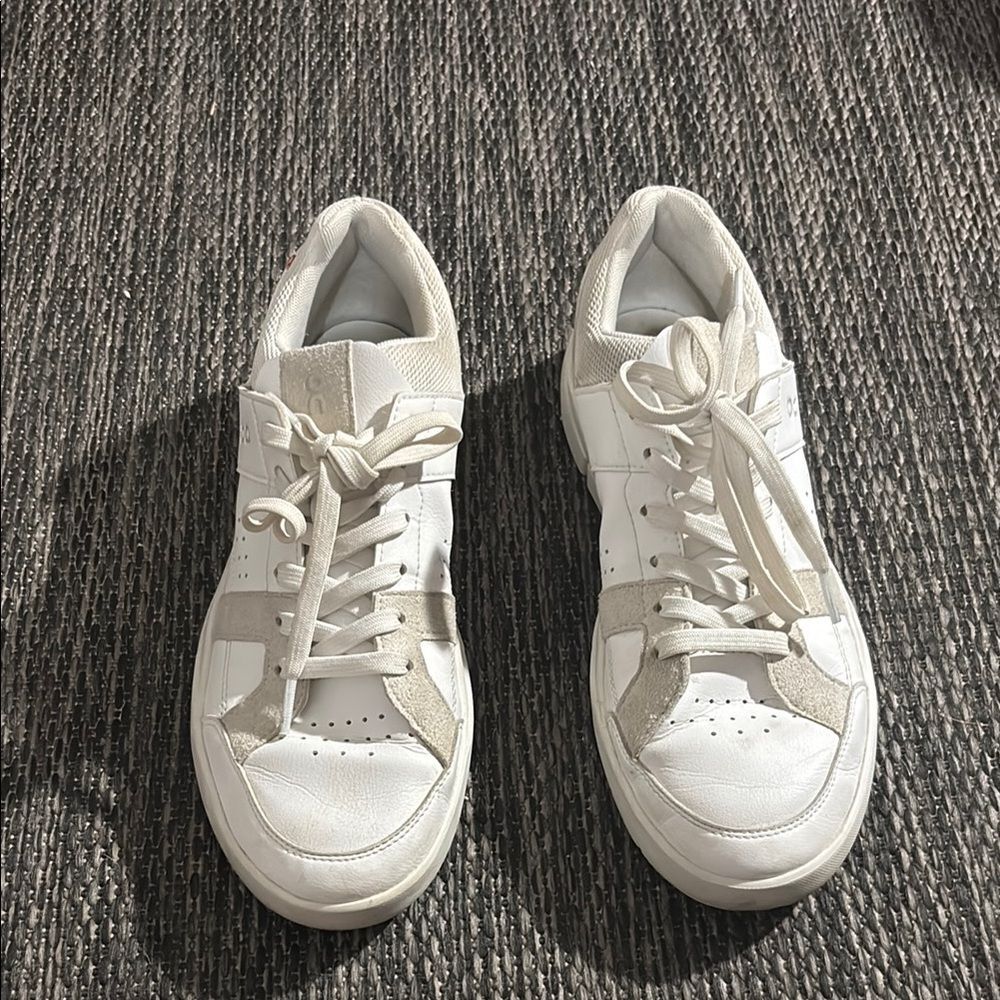 On cloud THE ROGER Clubhouse shoes